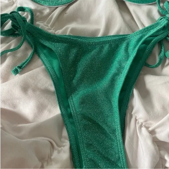 Bikini Bundle - Picture 3 of 16